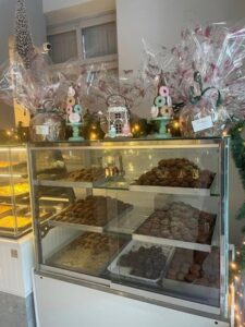 Αρτοποιείο Πυθαγόρειο Σάμος, φούρνος Πυθαγόρειο Σάμος, ζαχαροπλαστείο Πυθαγόρειο Σάμος, φρέσκο ψωμί Πυθαγόρειο Σάμος, αρτοσκευάσματα Πυθαγόρειο Σάμος, σφολιατοειδή Πυθαγόρειο Σάμος, βουτήματα Πυθαγόρειο Σάμος, γλυκά Πυθαγόρειο Σάμος, παγωτά Πυθαγόρειο Σάμος, Καπιολδάσης Βύρωνας