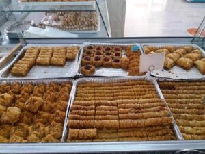 Αρτοποιείο Πλακιάς Ρεθύμνου, φούρνος Πλακιάς Ρεθύμνου, ψωμί Πλακιάς Ρεθύμνου, σφολιατοειδή Πλακιάς Ρεθύμνου, βουτήματα Πλακιάς Ρεθύμνου, παξιμάδια Πλακιάς Ρεθύμνου, σιροπιαστά γλυκά Πλακιάς Ρεθύμνου, παγωτά Πλακιάς Ρεθύμνου, Παραδοσιακός Φούρνος Του Πλακιά 