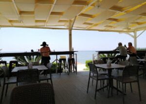 Beach bar Λουρδάτα Κεφαλλονιά, οργανωμένη παραλία Λουρδάτα Κεφαλλονιά, cafe bar Λουρδάτα Κεφαλλονιά, καφές Λουρδάτα Κεφαλλονιά, ροφήματα Λουρδάτα Κεφαλλονιά, brunch Λουρδάτα Κεφαλλονιά, κοκτέιλ Λουρδάτα Κεφαλλονιά, σνακ Λουρδάτα Κεφαλλονιά, Ηλιοβασίλεμα