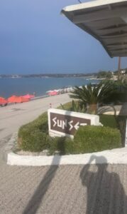 Beach bar Λουρδάτα Κεφαλλονιά, οργανωμένη παραλία Λουρδάτα Κεφαλλονιά, cafe bar Λουρδάτα Κεφαλλονιά, καφές Λουρδάτα Κεφαλλονιά, ροφήματα Λουρδάτα Κεφαλλονιά, brunch Λουρδάτα Κεφαλλονιά, κοκτέιλ Λουρδάτα Κεφαλλονιά, σνακ Λουρδάτα Κεφαλλονιά, Ηλιοβασίλεμα