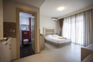 Ενοικιαζόμενα δωμάτια Νέα Βρασνά, σουίτες Νέα Βρασνά, πολυτελή δωμάτια Νέα Βρασνά, διαμονή Νέα Βρασνά, στούντιο Νέα Βρασνά, ξενοδοχείο Νέα Βρασνά, Amalia Center