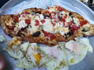 Fast Food Κυψέλη Το Πεϊνιρλί της Φωκίωνος Νέγρη 8 Fast Food Κυψέλη, πεϊνιρλί Κυψέλη, πίτσες Κυψέλη, λαχματζούν Κυψέλη, σφολιάτες Κυψέλη, φαγητό Κυψέλη, πρωινό Κυψέλη, Το Πεϊνιρλί της Φωκίωνος Νέγρη