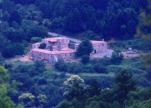 Ιερά Μονή Γόλα Λακωνίας, ανδρικό μοναστήρι Γόλα Λακωνίας, εκκλησία Γόλα Λακωνίας, ιερός ναός Γόλα Λακωνίας, χώρος προσευχής Γόλα Λακωνίας, εκκλησιαστική λειτουργία Γόλα Λακωνίας, Ζωοδόχου Πηγής Γόλας