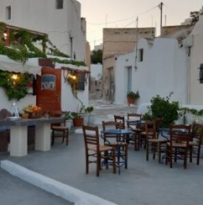 Καφετέρια Εμπορειό Σαντορίνη, καφές Εμπορειό Σαντορίνη, ροφήματα Εμπορειό Σαντορίνη, πρωινά γεύματα Εμπορειό Σαντορίνη, σάντουιτς Εμπορειό Σαντορίνη, ποτά Εμπορειό Σαντορίνη, The Old Barber Shop