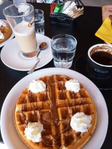 Καφετέρια Χωρεπίσκοποι Κέρκυρα, καφές Χωρεπίσκοποι Κέρκυρα, πρωινά γεύματα Χωρεπίσκοποι Κέρκυρα, ροφήματα Χωρεπίσκοποι Κέρκυρα, σνακ Χωρεπίσκοποι Κέρκυρα, σάντουιτς Χωρεπίσκοποι Κέρκυρα, γλυκά Χωρεπίσκοποι Κέρκυρα, φυσικοί χυμοί Χωρεπίσκοποι Κέρκυρα, Το Καφέ Της Χαράς