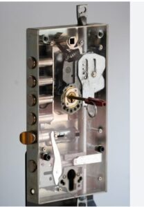 Κλειδαράς Πευκοχώρι Χαλκιδικής, άνοιγμα κλειδαριών Πευκοχώρι Χαλκιδικής, επισκευή κλειδαριάς Πευκοχώρι Χαλκιδικής, τοποθετήσεις κλειδαριών Πευκοχώρι Χαλκιδικής, αντίγραφα κλειδιών Πευκοχώρι Χαλκιδικής, ξεκλείδωμα αυτοκινήτου Πευκοχώρι Χαλκιδικής, Καπουράνης Γιώργος