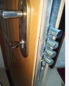 Κλειδαράς Πευκοχώρι Χαλκιδικής, άνοιγμα κλειδαριών Πευκοχώρι Χαλκιδικής, επισκευή κλειδαριάς Πευκοχώρι Χαλκιδικής, τοποθετήσεις κλειδαριών Πευκοχώρι Χαλκιδικής, αντίγραφα κλειδιών Πευκοχώρι Χαλκιδικής, ξεκλείδωμα αυτοκινήτου Πευκοχώρι Χαλκιδικής, Καπουράνης Γιώργος