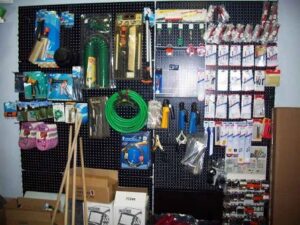 Οικοδομικά υλικά Μάνδρα, οικοδομικά εργαλεία Μάνδρα, χρώματα Μάνδρα, σιδηρικά Μάνδρα, μονωτικά Μάνδρα, στεγανωτικά Μάνδρα, βερνίκια Μάνδρα, καθαριστικά πλακιδίων Μάνδρα, ΑΦΟΙ Καλομοίρη