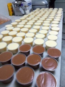 Ζαχαροπλαστείο Βόλος, γλυκά Βόλος, σιροπιαστά γλυκά Βόλος, τούρτες Βόλος, πάστες Βόλος, βουτήματα Βόλος, παγωτά Βόλος, Κυψέλη